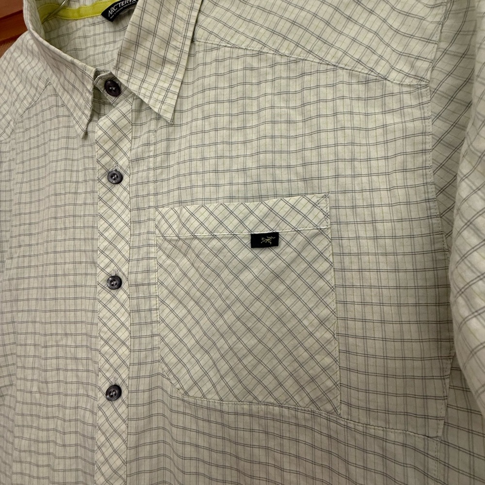 Arc'teryx Men's Checkered Shirt - Cream and Gray